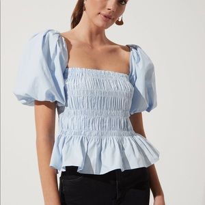 ASTR the label Savina Bubble Sleeve Top light blue. NWOT!